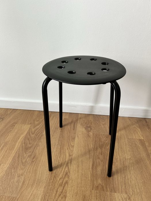 Banco Marca Ikea (Preto)