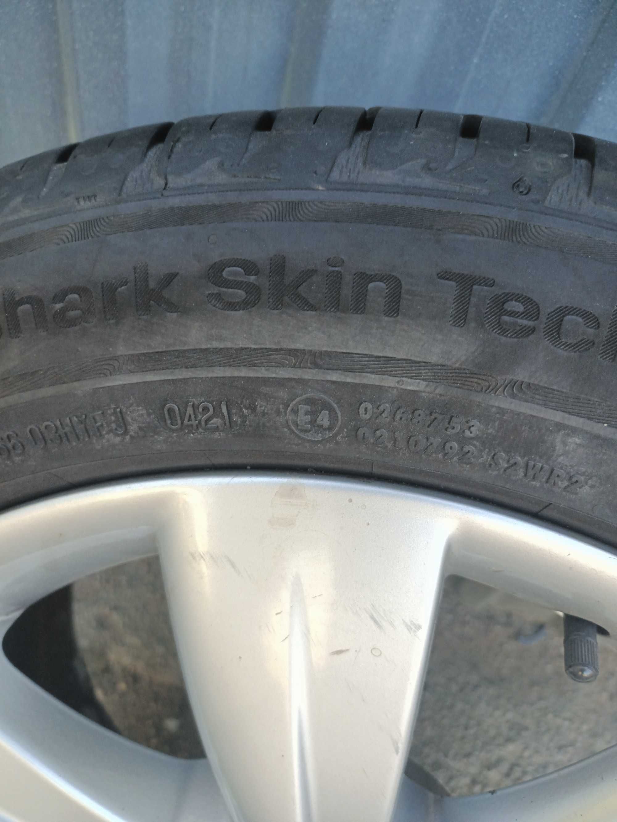 Koła Audi 17 z oponami Uniroyal 225/55/17 w b.dobrym stanie