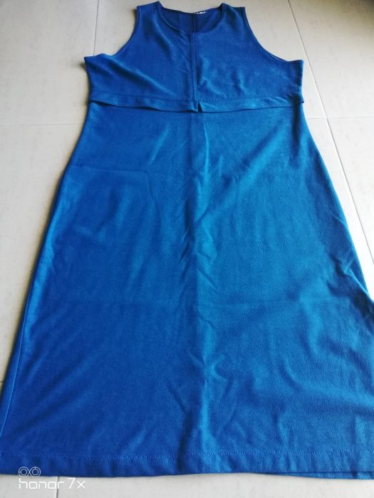 Bonito vestido tecido azul para saída formal até 16 anos