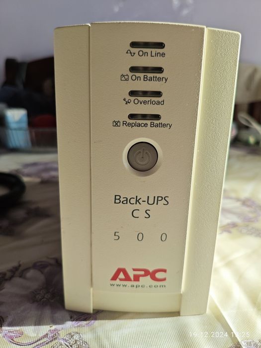 ББЖ APC Back-UPS CS 500 з батареєю.