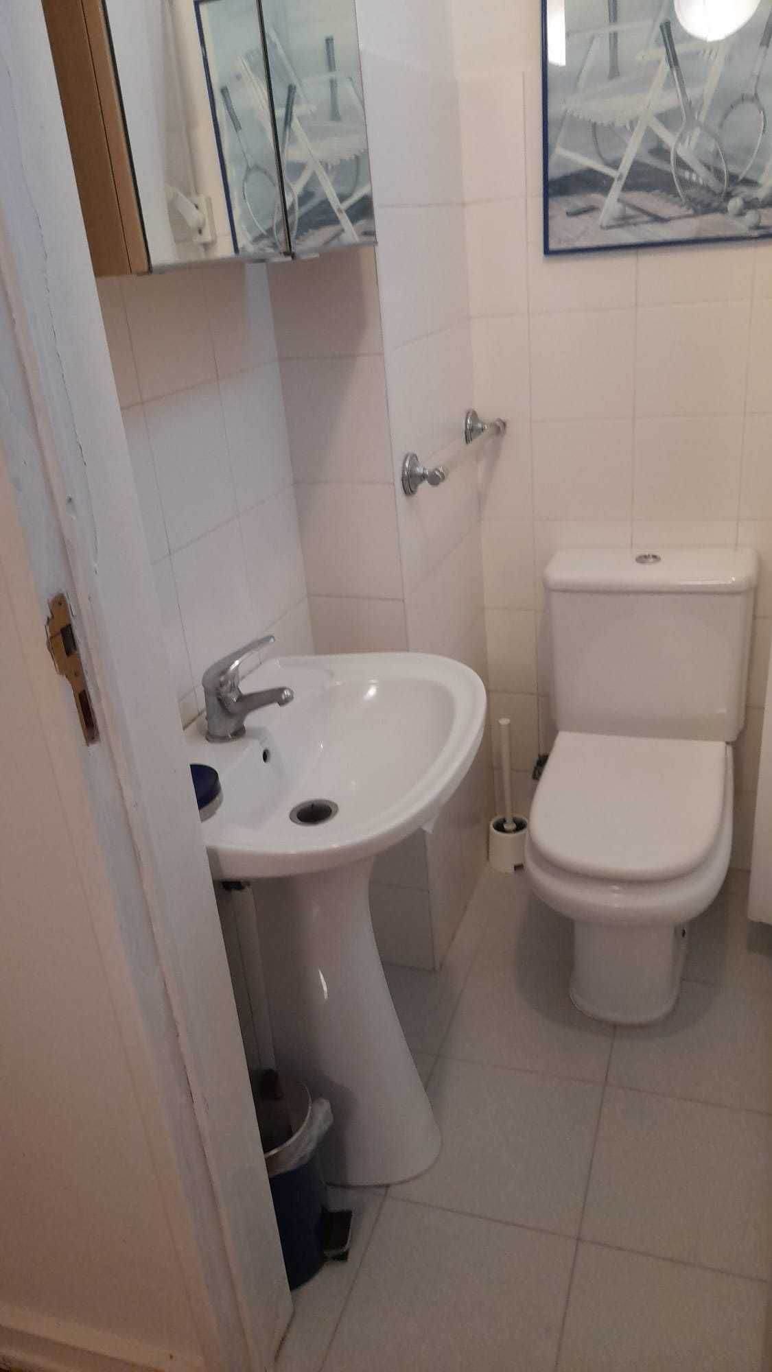 Quarto mobilado na Estrela