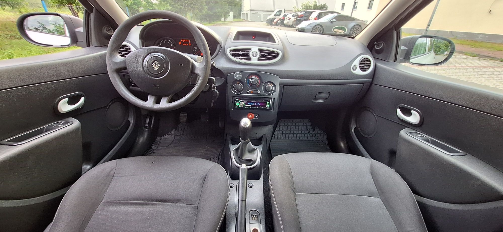 Renault Clio 1.2 benzyna klima 5 drzwi 12 rok