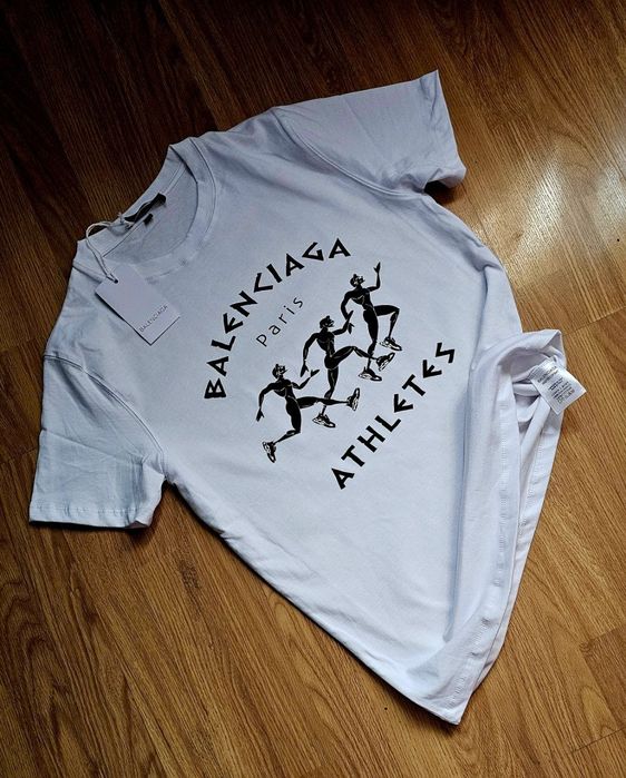 T-shirt Balenciaga   -  excelente qualidade