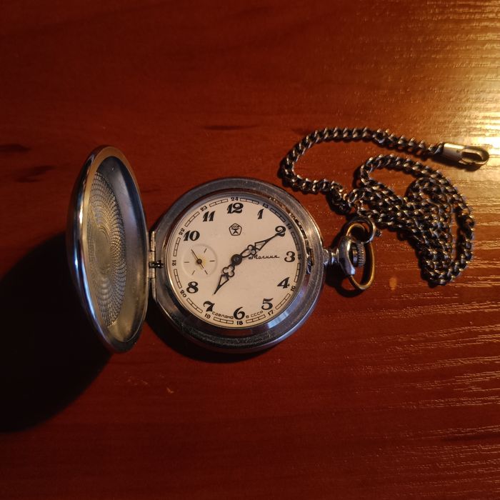 Годинник "Молния" часы