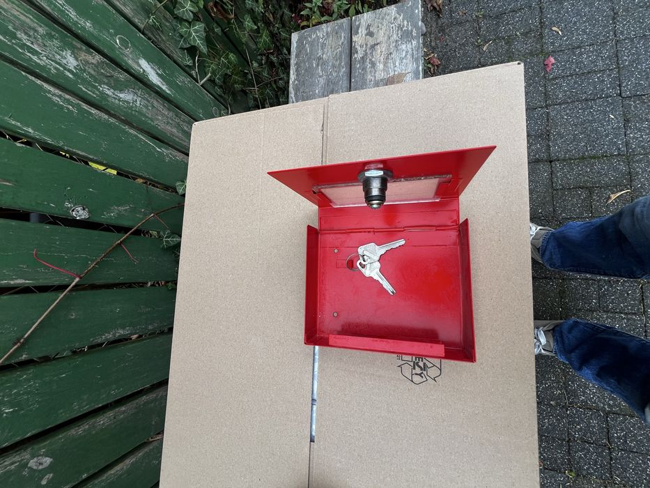 Skrzynka metalowa na