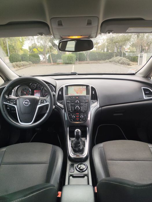 Opel Astra J 1.7 cdti 2012