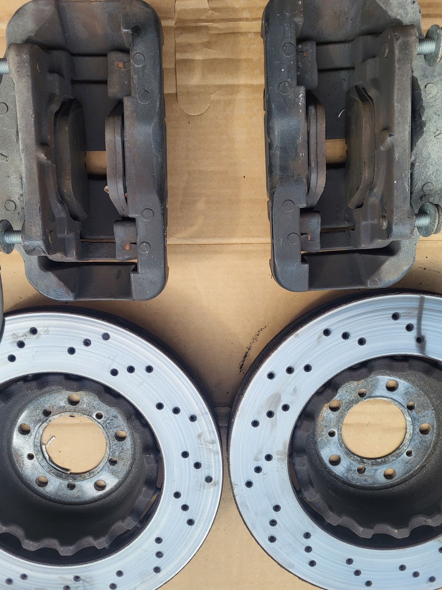 Zaciski tarcze przód hamulcowe bmw m3 e92 e93 e90 v8 4.0 420km