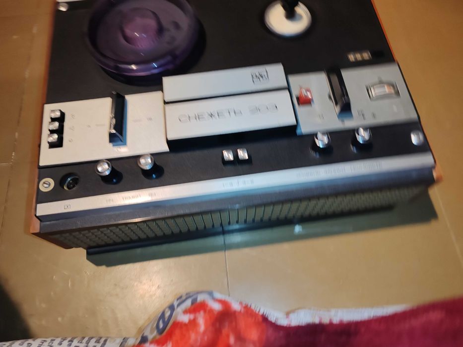 Катушечний магнітофон снежеть-203