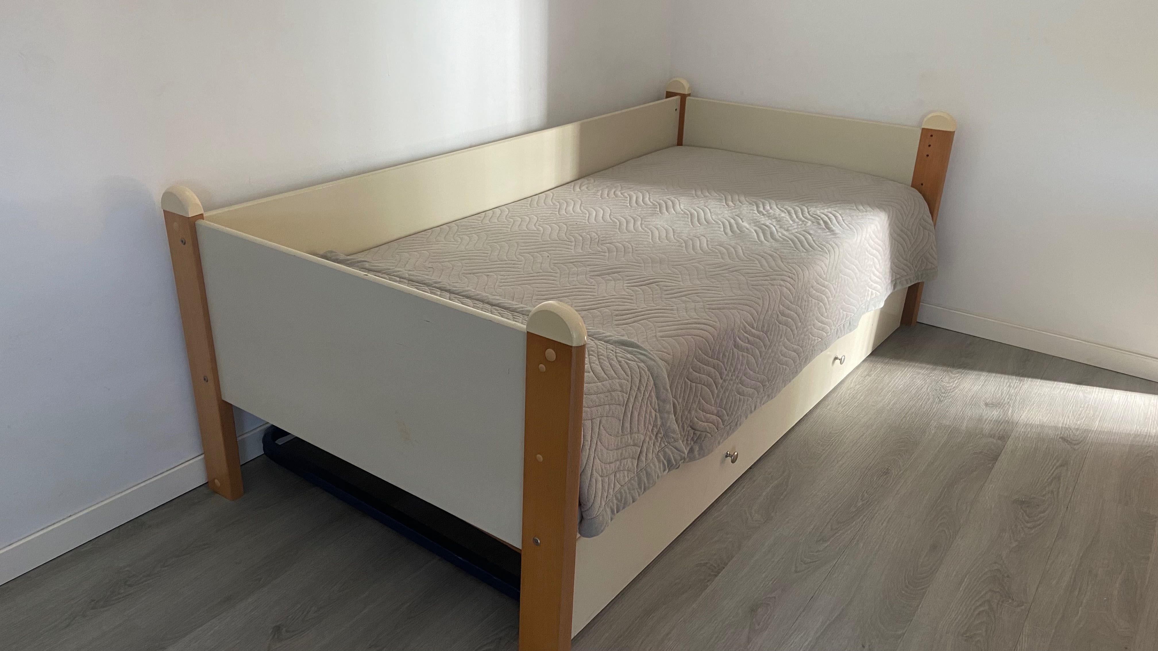 Cama criança Com 1 colchão incluído