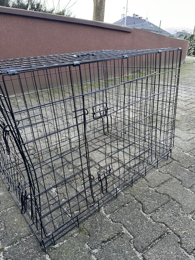 Składana klatka z małą dziurą dla psa czarna metal b.duża 90x50x65