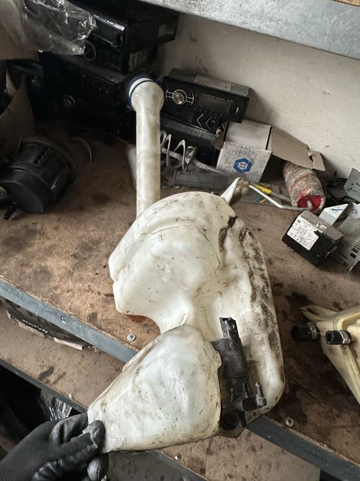 Бачек омывателя гура пежо партнер ситроен берлинго УСЛУГИ СТО