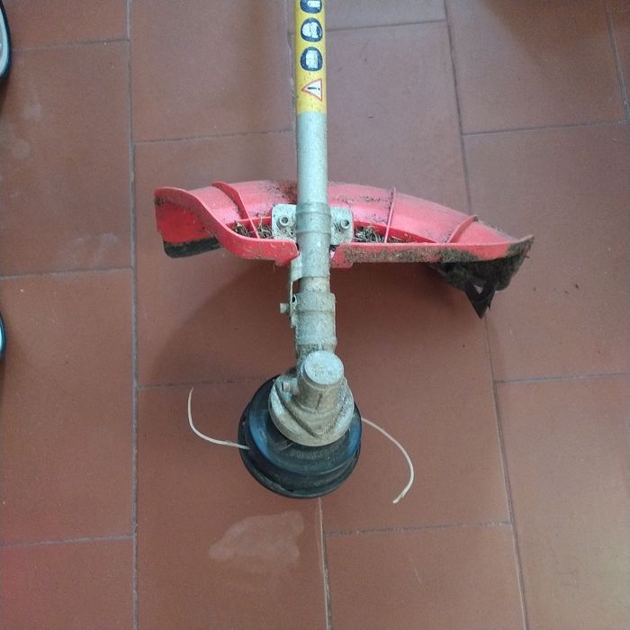 Motorroçadora 33c menos de 4 horas de uso