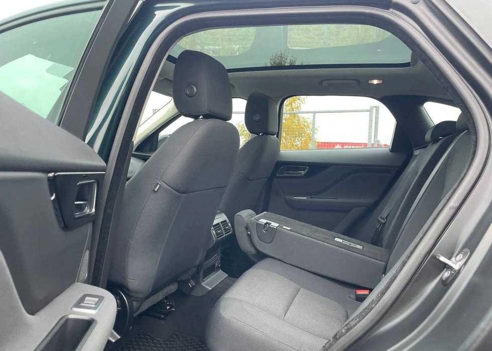 Jaguar F-Pace 25t AWD Prestige 2017 року