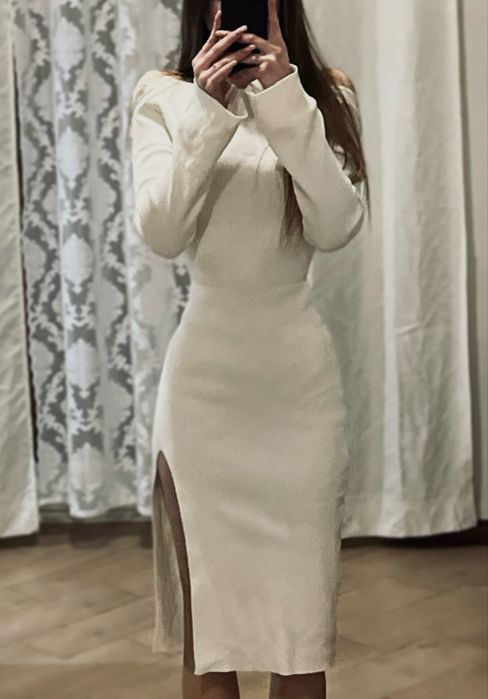 Тепла Молочна сукня міді з розрізом в рубчик