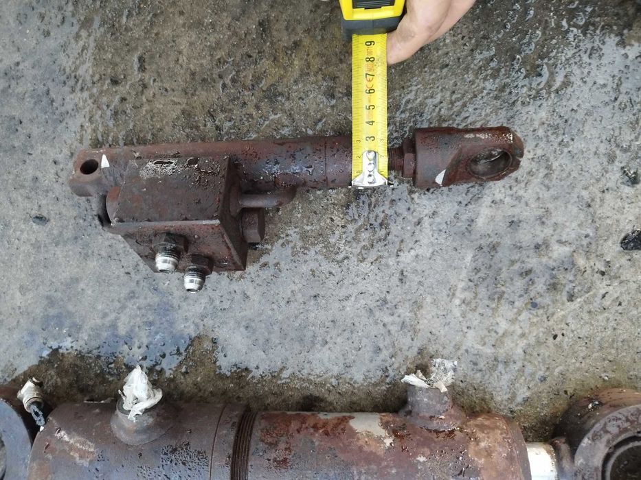 siłownik hydrauliczny 30cm z zamkiem, 53cm 2013 rok