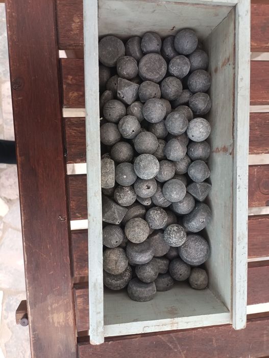 Caixa com imensas xumbadas para a pesca