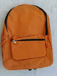 Mochila laranja. Nova escola