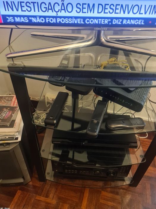 Mesa de vidro para TV