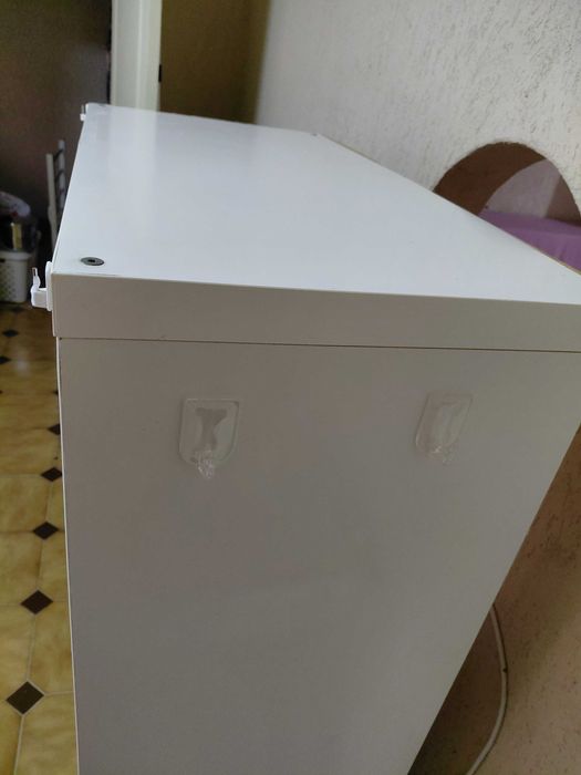 Móvel com prateleiras branco com 3 níveis, em bom estado