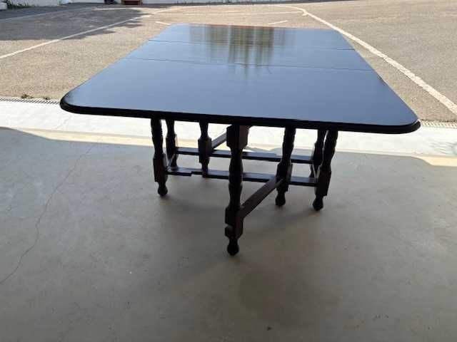 Mesa, estilo holandês, em madeira maciça
