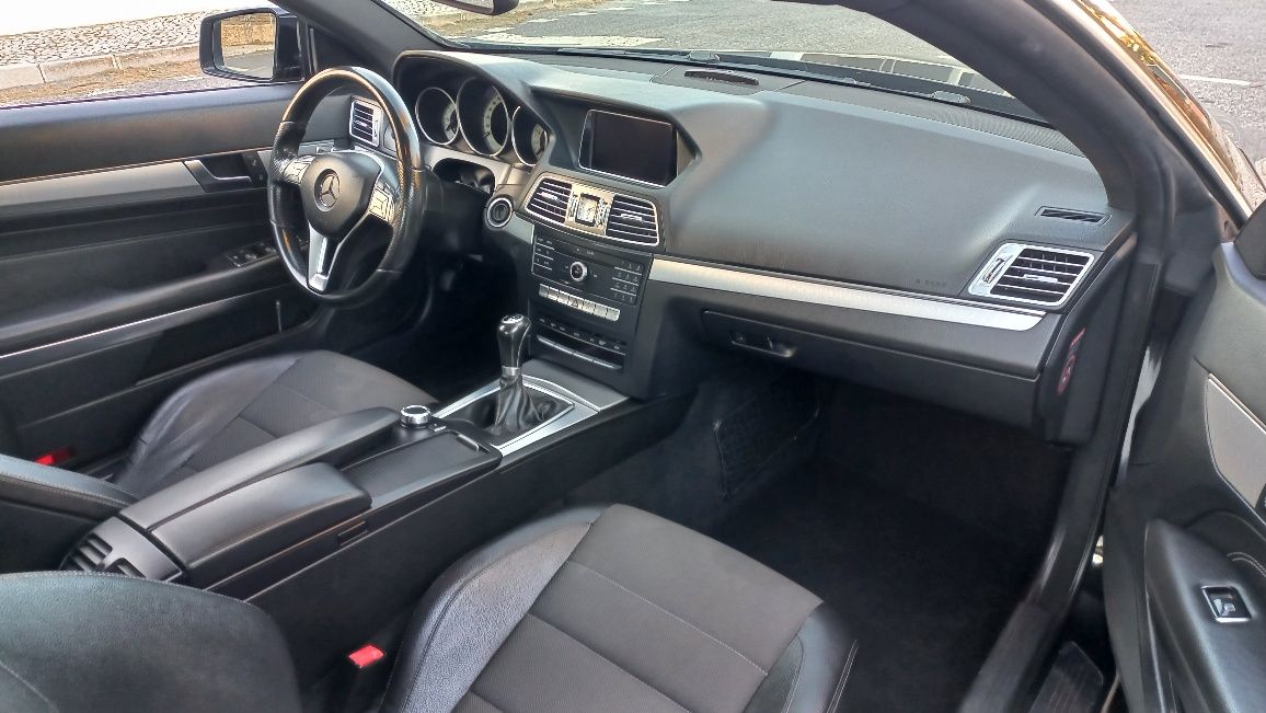 Mercedes-Benz E 200 CGI Turbo Blue Efficiency Caixa Manual