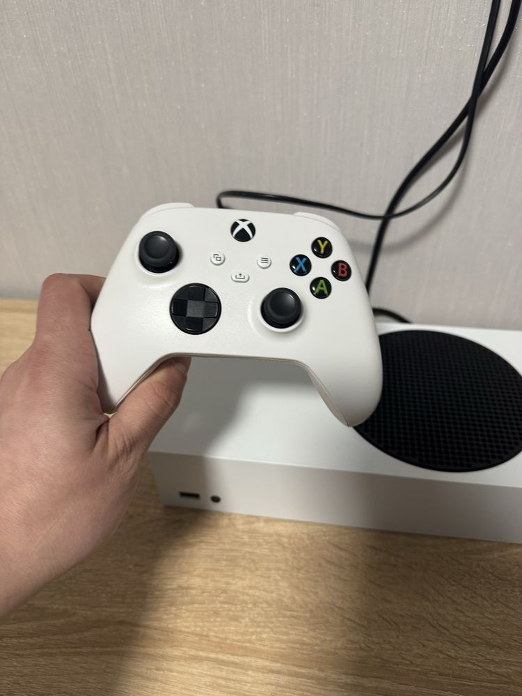 Продам ігрову приставку Microsoft xbox series s 512gb