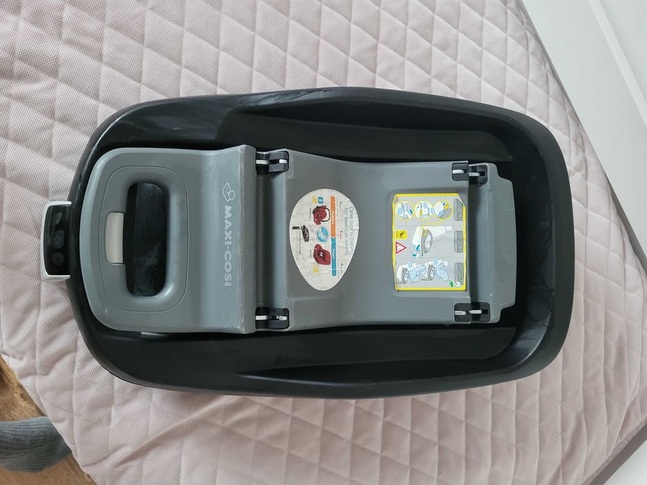 Fotelik Maxi Cosi Cabriofix 
0-13kg+baza isofix Maxi Cosi Family Fix