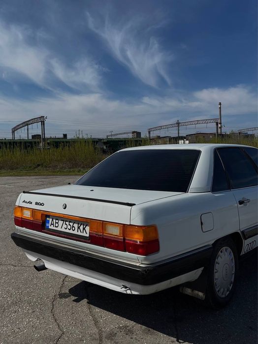 Audi 200 біла 1.8 не гнила