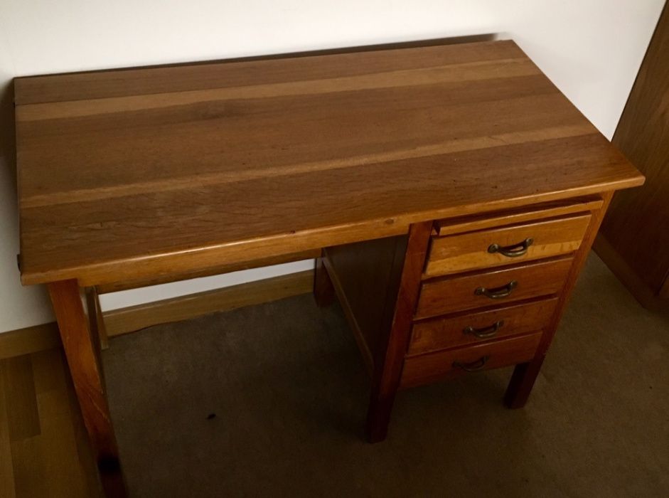 Secretária em carvalho