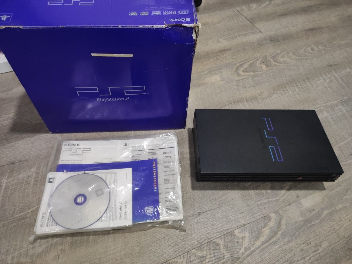 Consola PS2 com caixa e acessórios, 20 jogos e campainhas Buzz