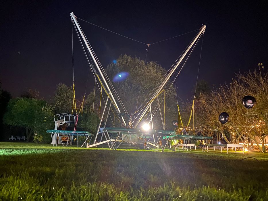 Air bungee  / varredora / touro mecanico / insuflaveis