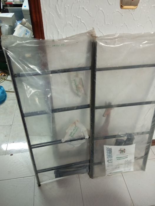 Garrafeiras de garrafões novas