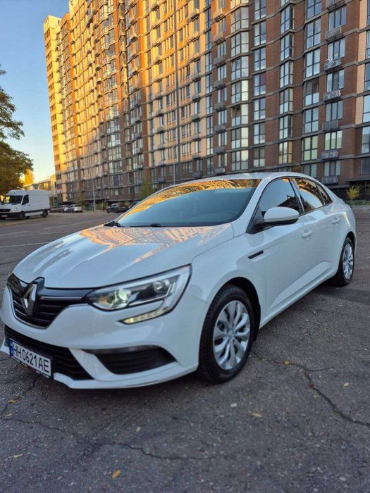 Рено Меган  2019 року