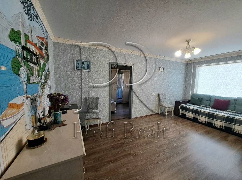 Продаж 3к квартири. м.Лісова. Мілютенко 11.