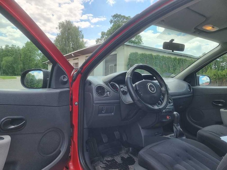 Renault Clio 1.5 dCi oc i przegląd do 10.2026 roku