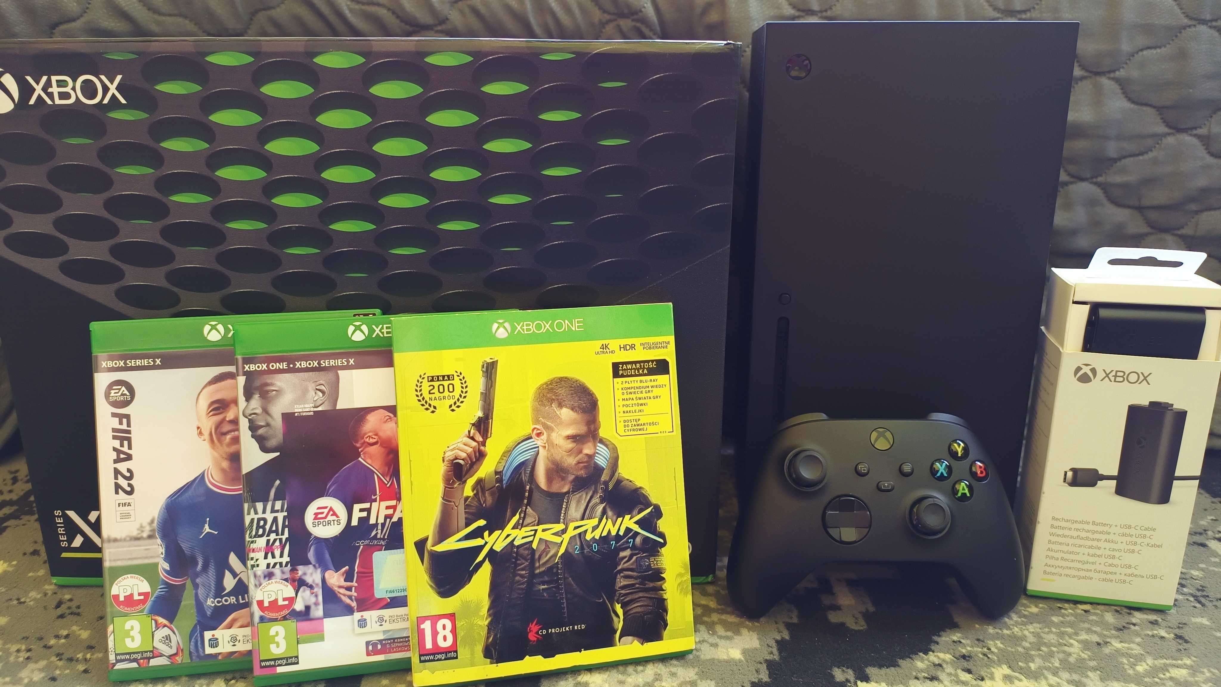 Konsola Xbox Series X + kontroler z akumulatorem + 3 gry