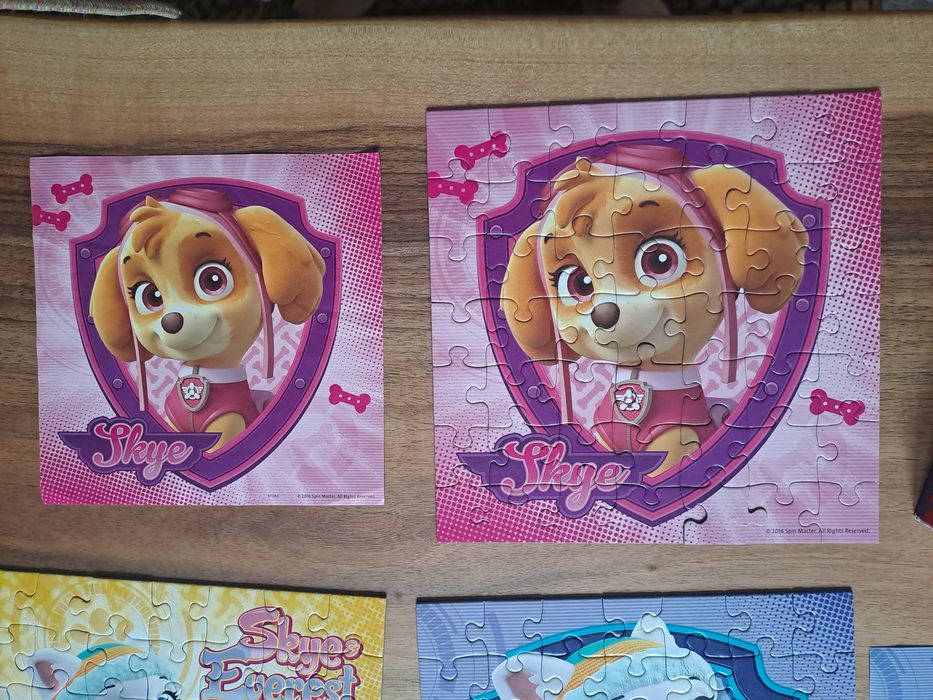 Pow Patrol.  Psi Patrol.  Puzzle. 3 x 49 szt. Skye i Everest.