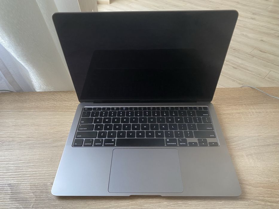 Apple MacBook Air 13” 2020 (Intel i3 / 16GB / 256GB) + зарядка + чохол