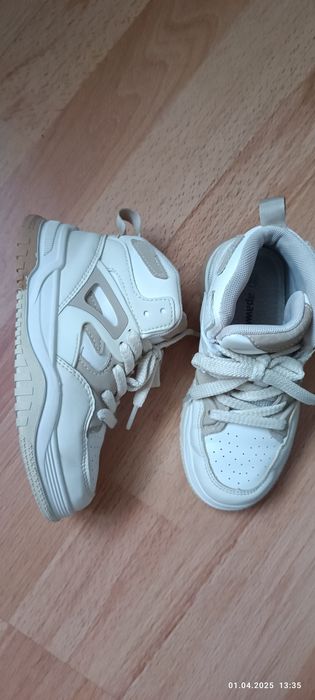 Кросівки, кеди, хайтопи