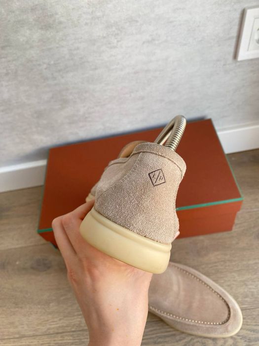 Loro Piana мужские лоферы бежевого цвета