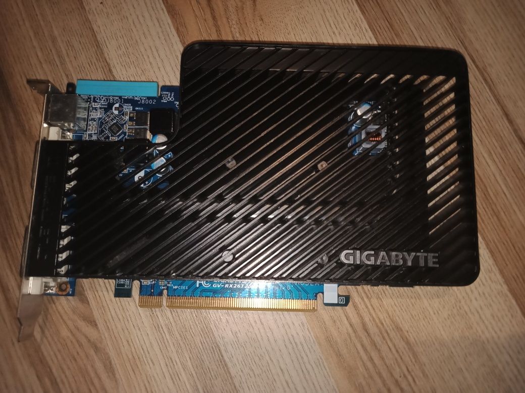 Karta graficzna Gigabyte Radeon 2600XT