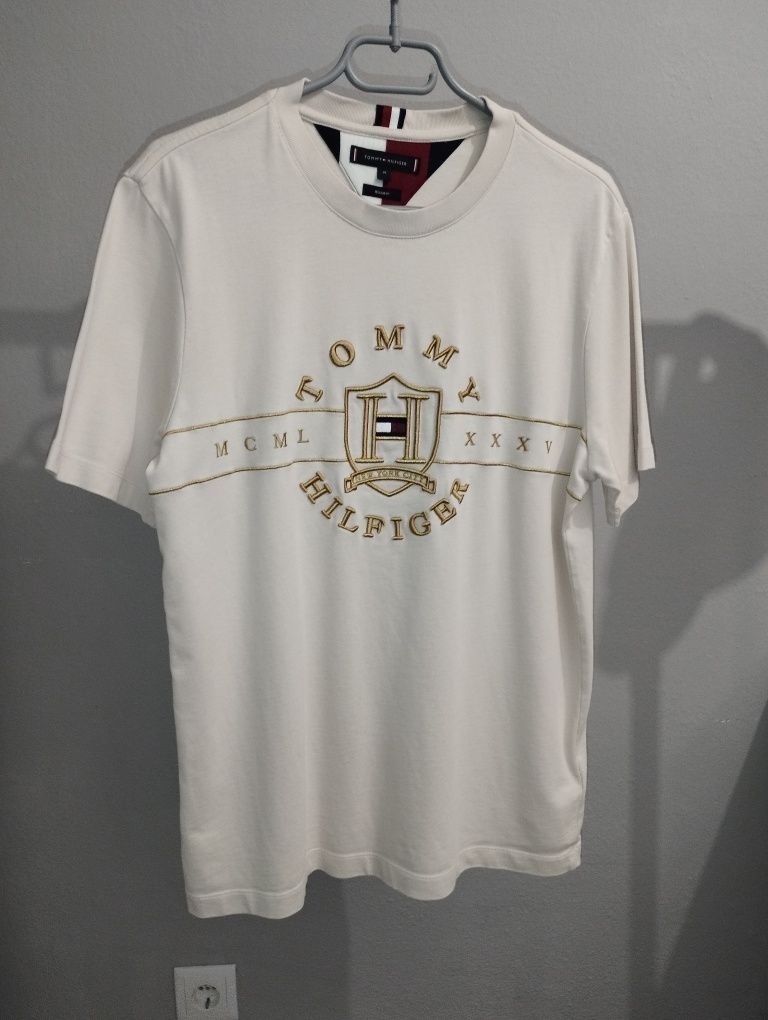 Tommy Hilfiger | T-shirt com Logo Bordado