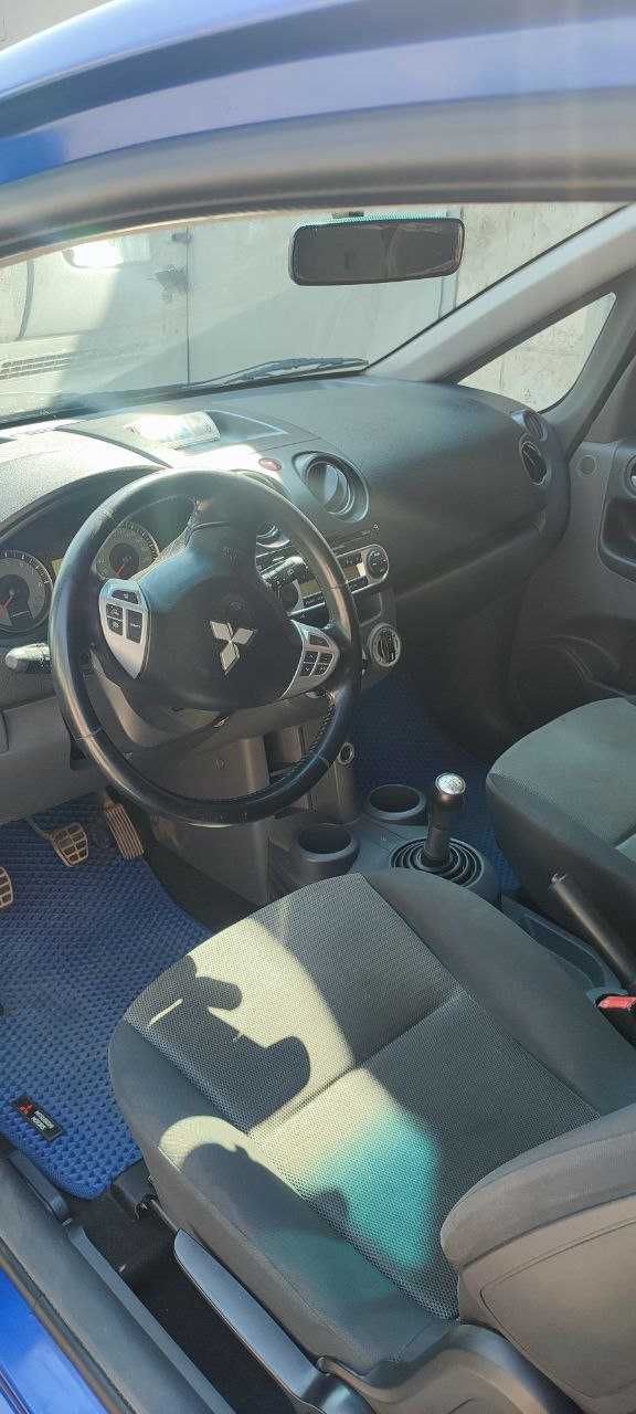 Mitsubishi Colt 2009