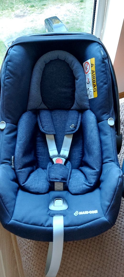 Nosidelko + baza isofix maxi-cosi