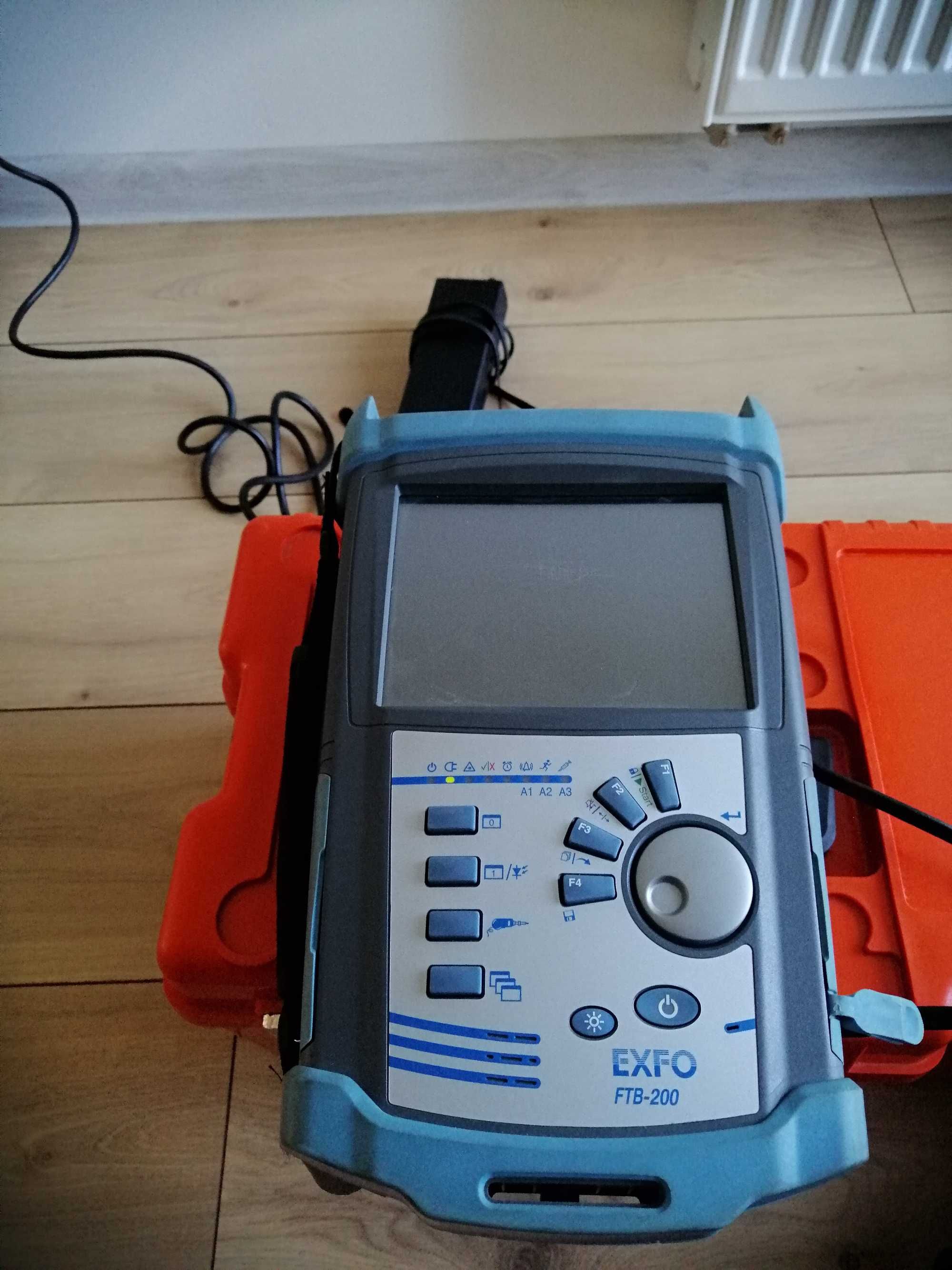 Zestaw Spawarka światłowodowa Swift K11 i reflektometr exfo FTB -200