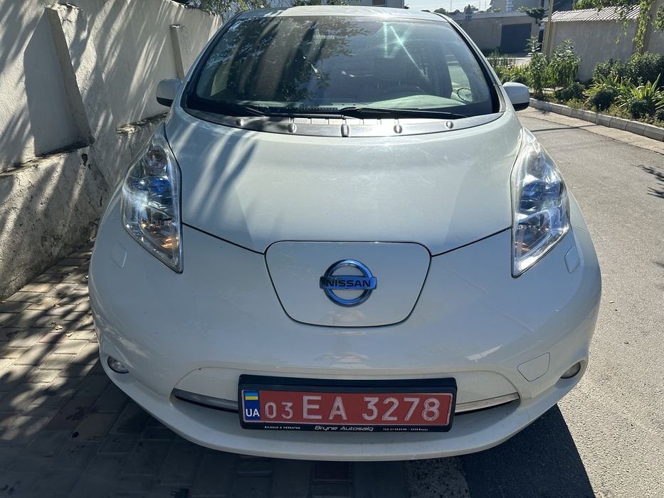Продам Nissan Leaf