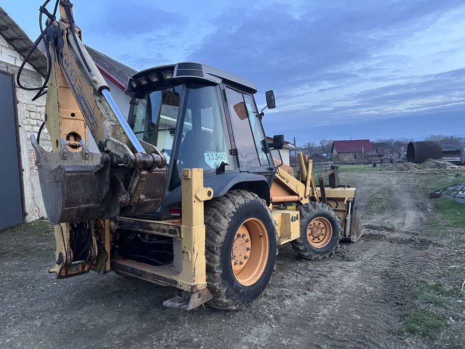 Ескаватор погрущик кейс 580 Le