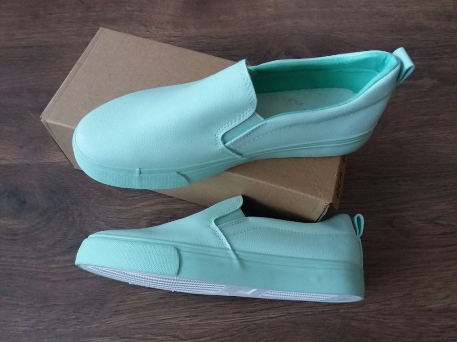 Buty miętowe slip on rozmiar 40 długość wkładki 24 cm