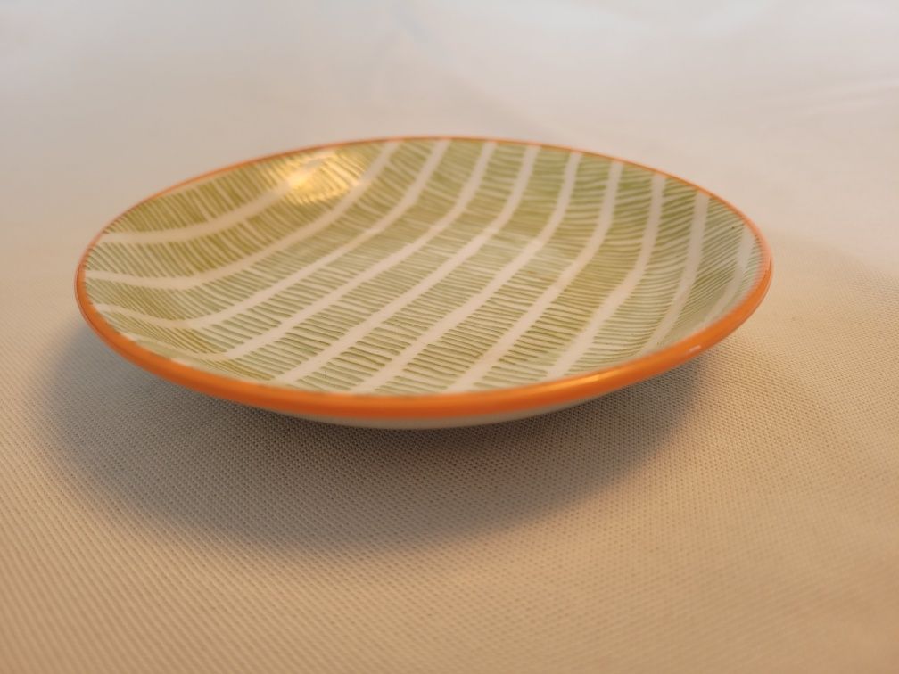Talerzyk zielony z pomarańczowym rantem porcelana