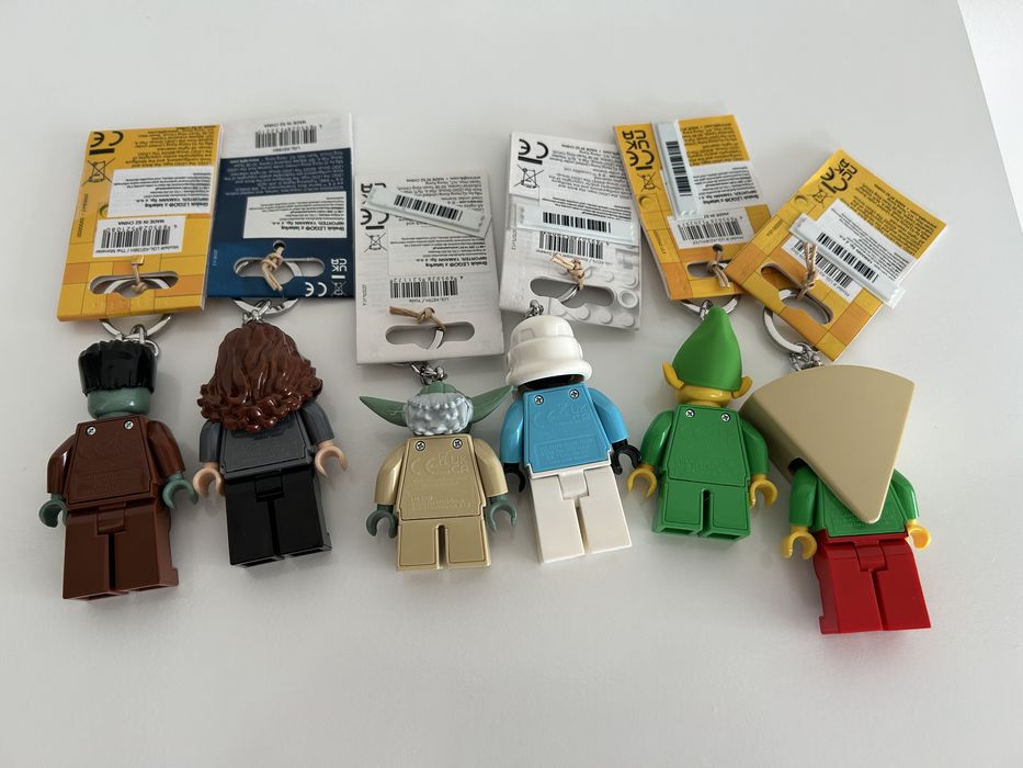 Zestaw breloczków. Brelok Lego z latarką 6 sztuk